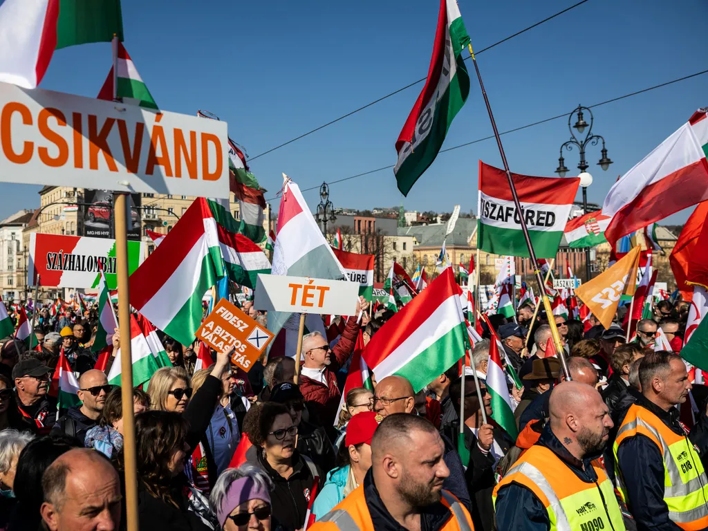 Békemenet, békemenet2026, békemenet2026.03.15., felvonulás, Civil Összefogás Fórum, CÖF, BékemenetCÖF, Fidesz,
Orbán Viktor