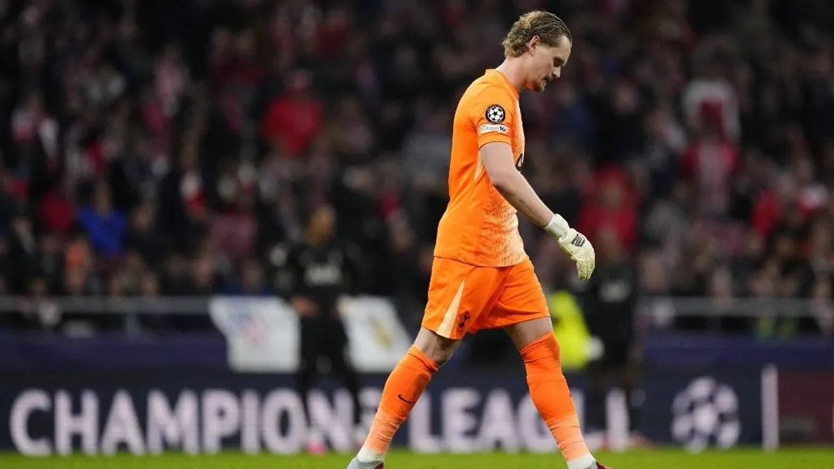 Megtörte a csendet a Tottenham kapusa, akit 17 perc után lecserélt az edzője