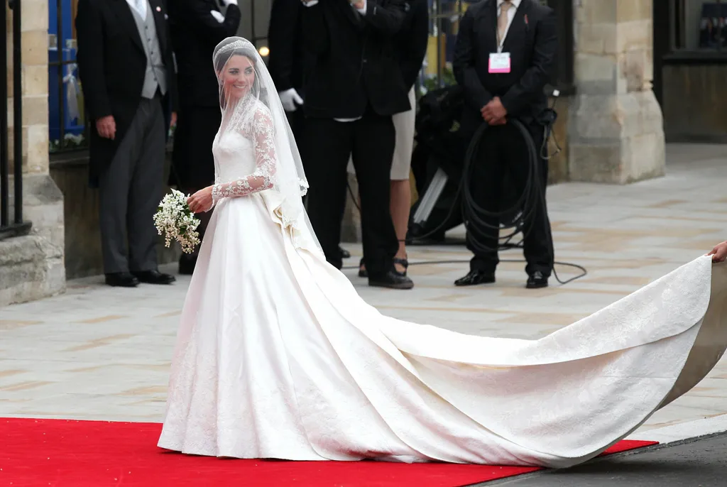Katalin walesi hercegné, Katalinwalesihercegné, kifinomultság, elegancia, gyönyörű ruhákban a csodaszép Kate Middleton, KateMiddleton