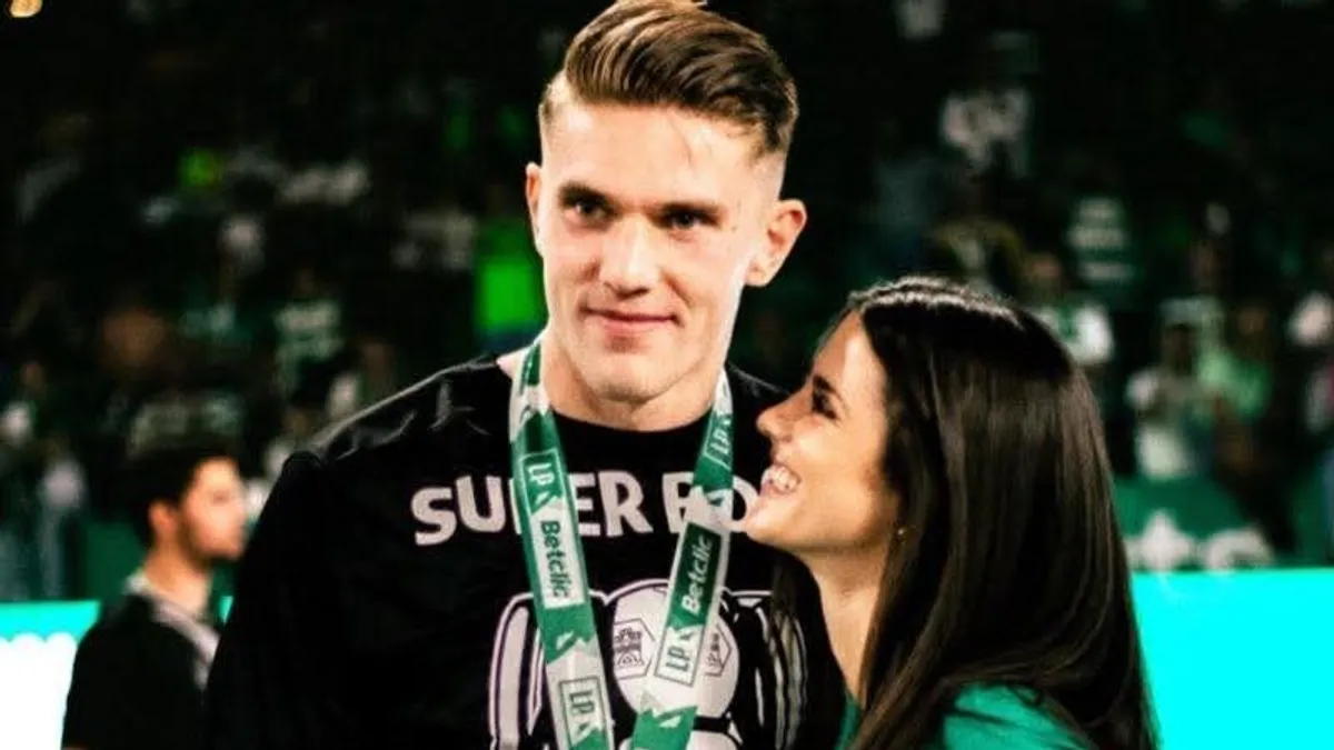 Viktor Gyökeres titokban visszaszökött a szupermodell exéhez – képek