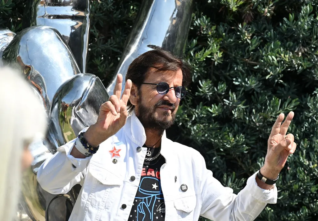 Ringo Starr új albumot jelentett be Long Long Road címmel, amely több világsztár közreműködésével jelenik meg.