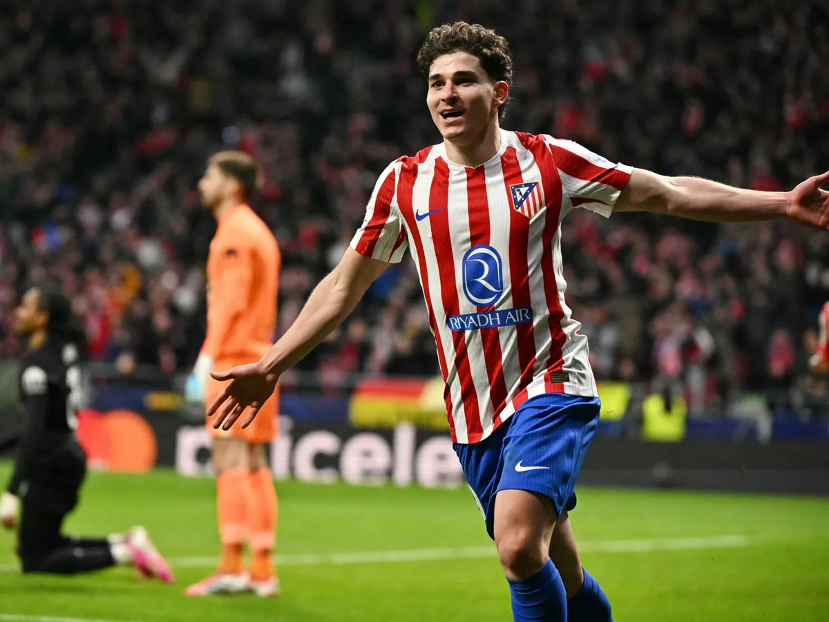 Atletico Madrid's Argentine forward #19 Julian Alvarez celebrates scoring his team's fifth goal during the UEFA Champions League last 16 first leg football match between Club Atletico de Madrid and Tottenham Hotspur at Metropolitano Stadium in Madrid on March 10, 2026. (Photo by Javier SORIANO / AFP)