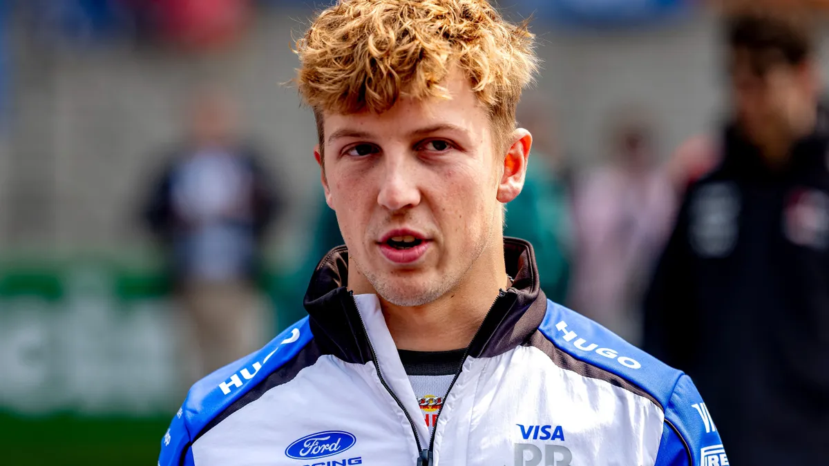 Liam Lawson elárulta a feszült rádióüzenet valódi okát a csapattárssal vívott sanghaji csata után