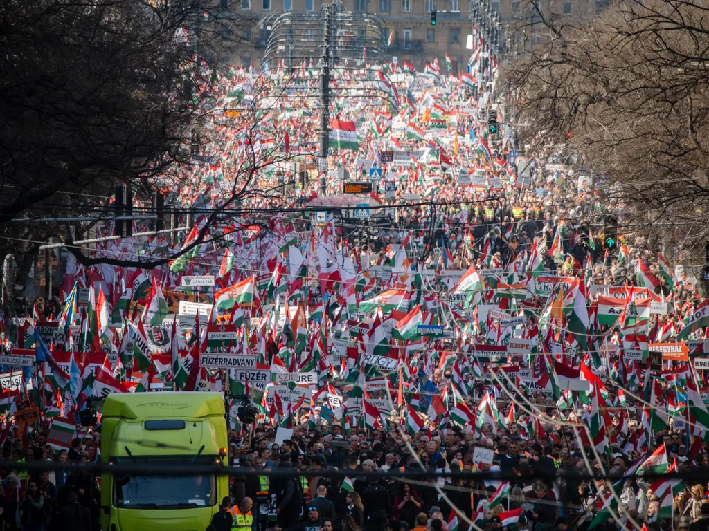 Békemenet, békemenet2026, békemenet2026.03.15., felvonulás, Civil Összefogás Fórum, CÖF, BékemenetCÖF, Fidesz,