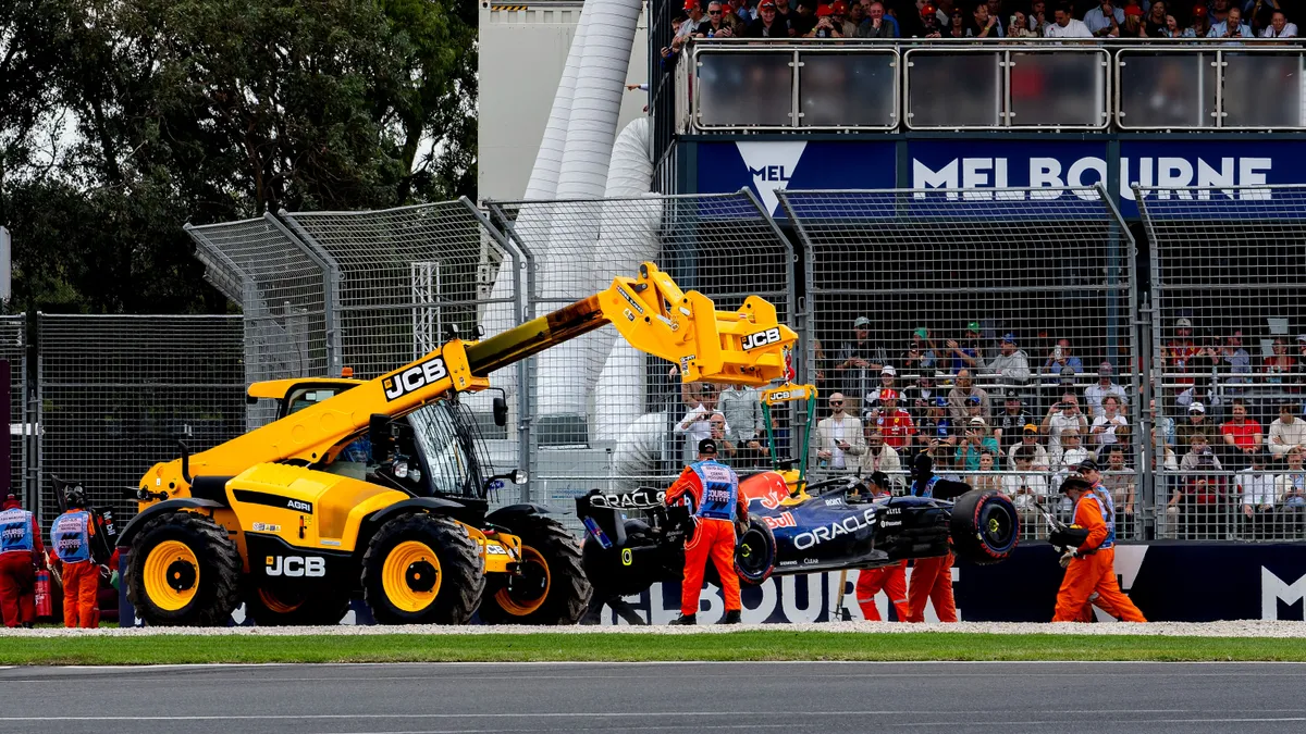 A Forma-1-es időmérő után röpködtek a büntetések