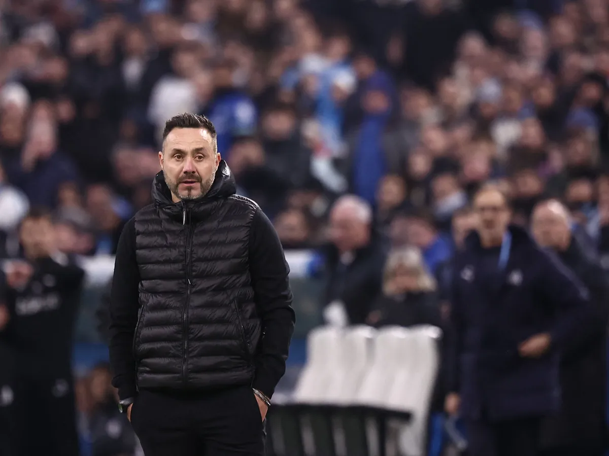 Marseille's Italian head coach Roberto De Zerbi looks on during the French L1 football match between Olympique de Marseille (OM) and Touloue FC (TFC) at the Stade Velodrome in Marseille, southern France, on November 29, 2025. (Photo by Alex MARTIN / AFP)
