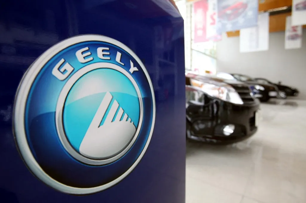 A Geely új hibridmotor fejlesztése rendkívül alacsony fogyasztást ígér 