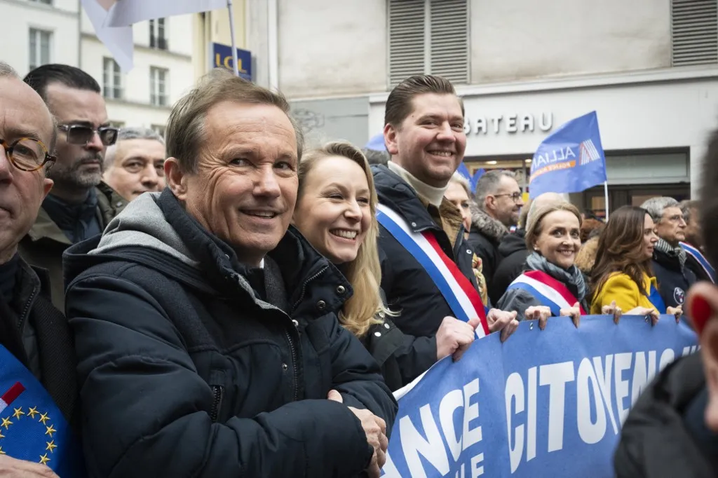 Egy ukrán oligarcha luxuslakás-vásárlásán teljesen kiakadt egy franci politikus: háború a népnek, palota az oligarcháknak – mondta.