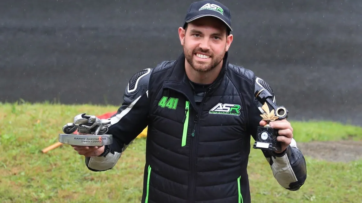 Szörnyű tragédia: futam közben halt meg egy motorversenyző