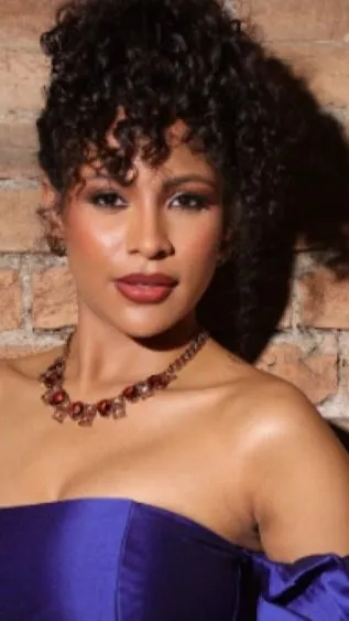 Modellalkat létére csodás mellei vannak, amiket nem is rejt nagyon a ruha mögé – Monalysa Alcântara dögös fotói