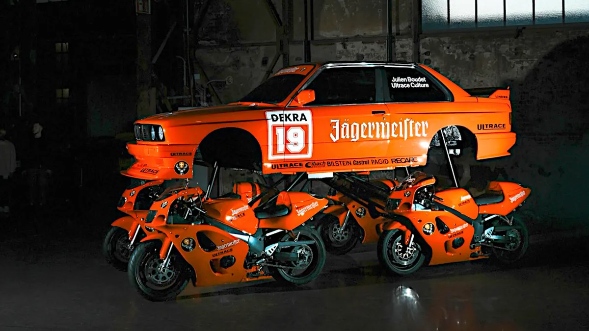 Ne tessék aggódni, szétszerelhető a műalkotás, tehát BMW M3 és a Suzuki GSX-R 1000-esek megmenthetőek.