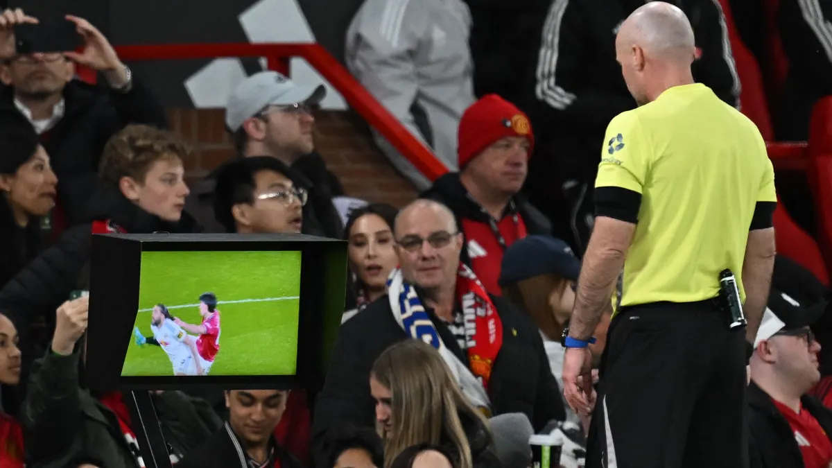 Kiállítás hajtépésért, Szoboszlai excsapattársa elintézte a MU-t