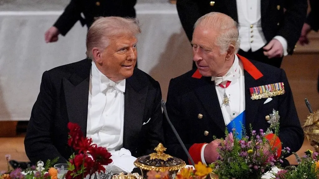 Szakértők szerint, ha valaki képes hatni az amerikai elnökre, az éppen III. Károly