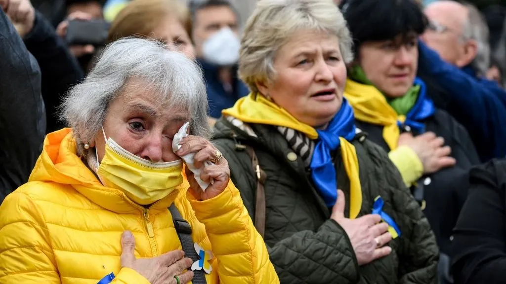 A faluban háromnapos gyászt rendeltek el: a zászlókat félárbocra engedték és minden rendezvényt lemondtak