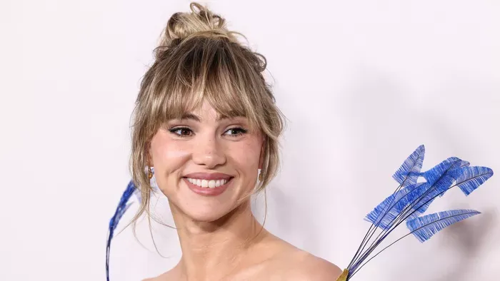 Ledobta a textilt a világsztár: merész fotókkal sokkolta rajongóit Suki Waterhouse
