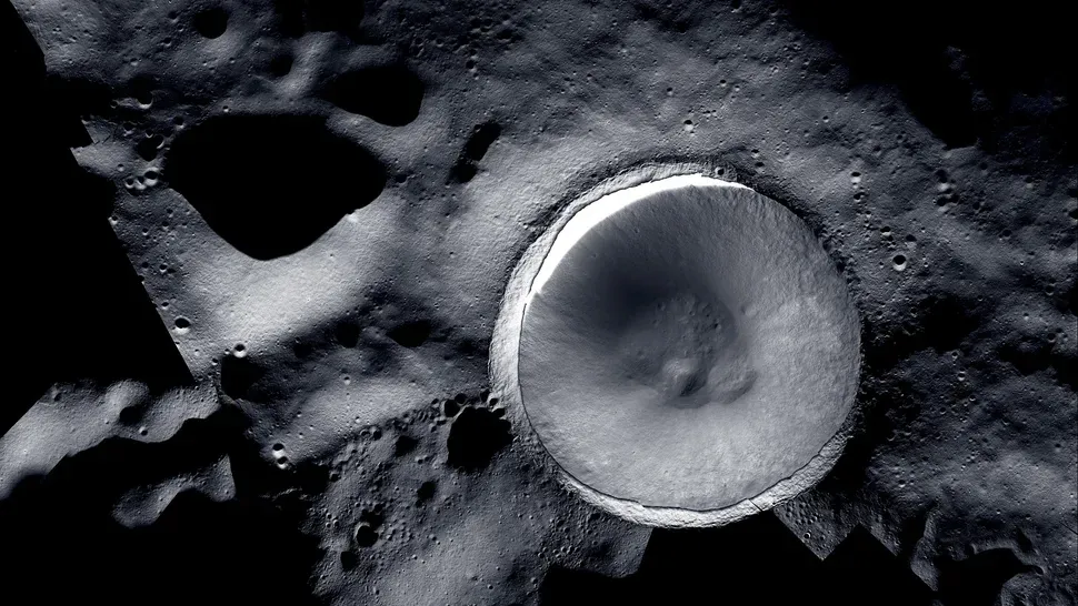 A Shackleton - kráter a Holdon a NASA Lunar Reconnaissance Orbiter Camera and ShadowCam mozaikképén
