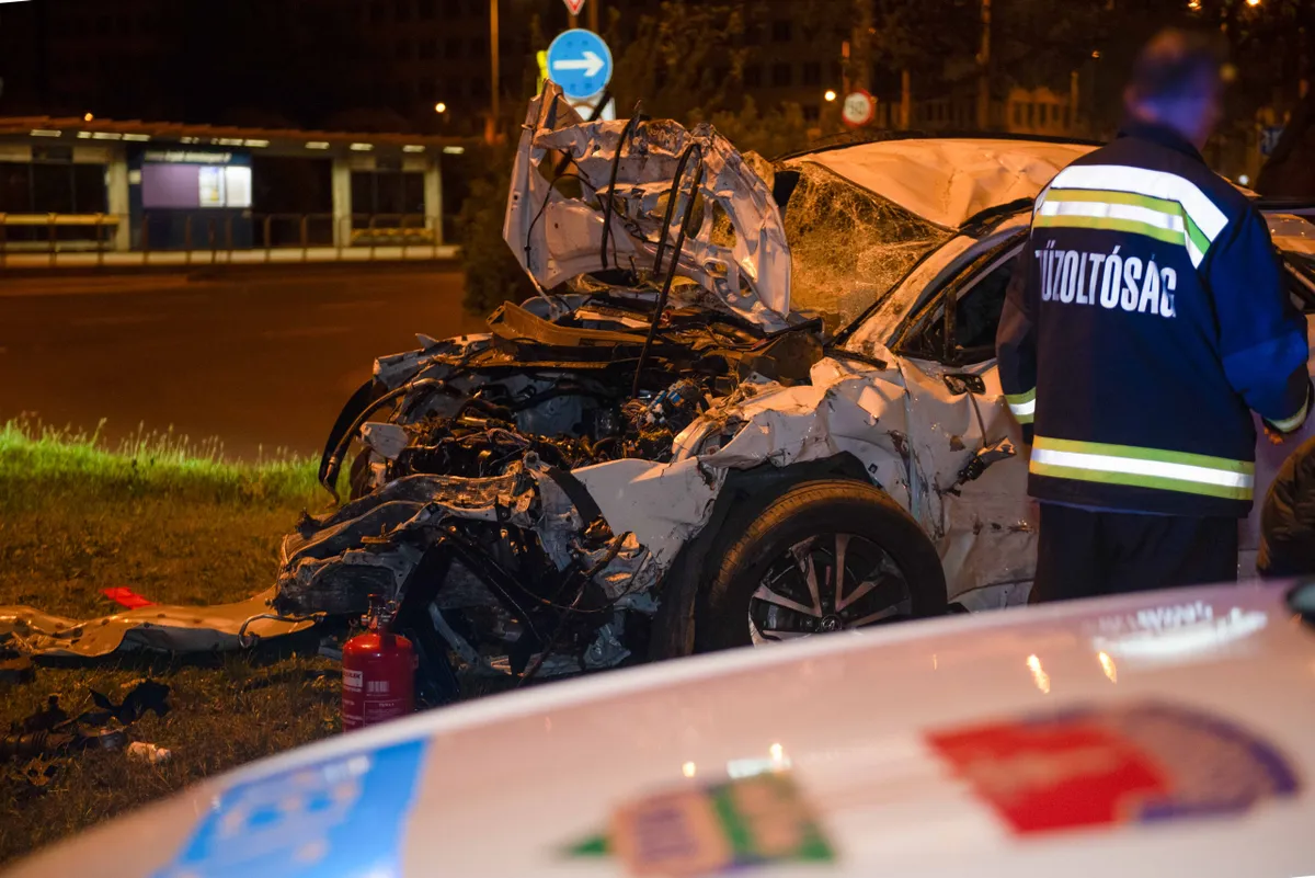 Halálos baleset az Árpád hídi felüljárónál, ahol szombaton hajnalban ketten vesztették életüket