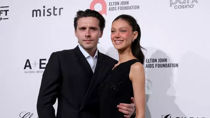 Tütüben mutogatja a fenekét a Beckham család üdvöskéje – fotó