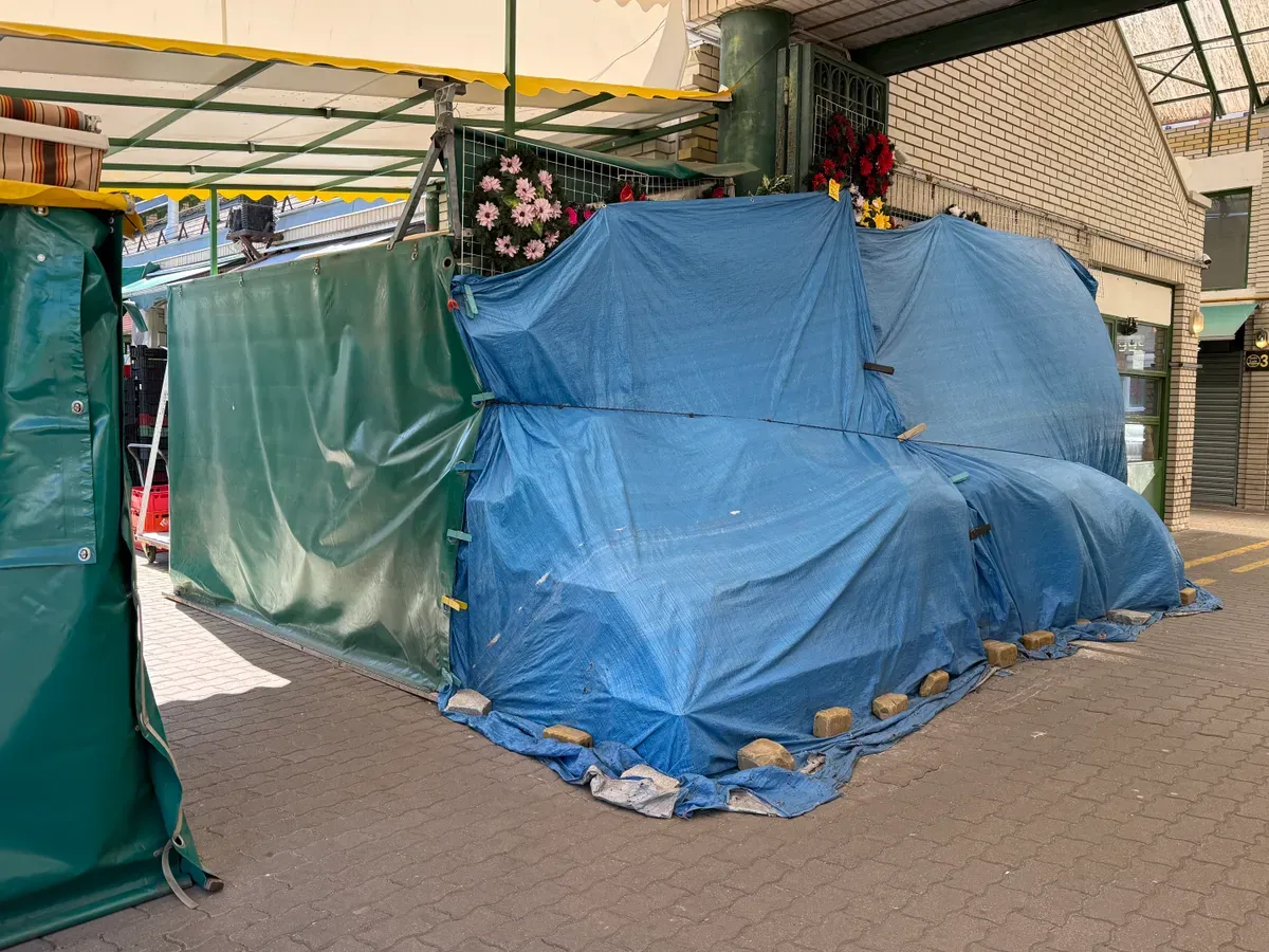 Ponyva fedi Dudás Miklós családi üzletét