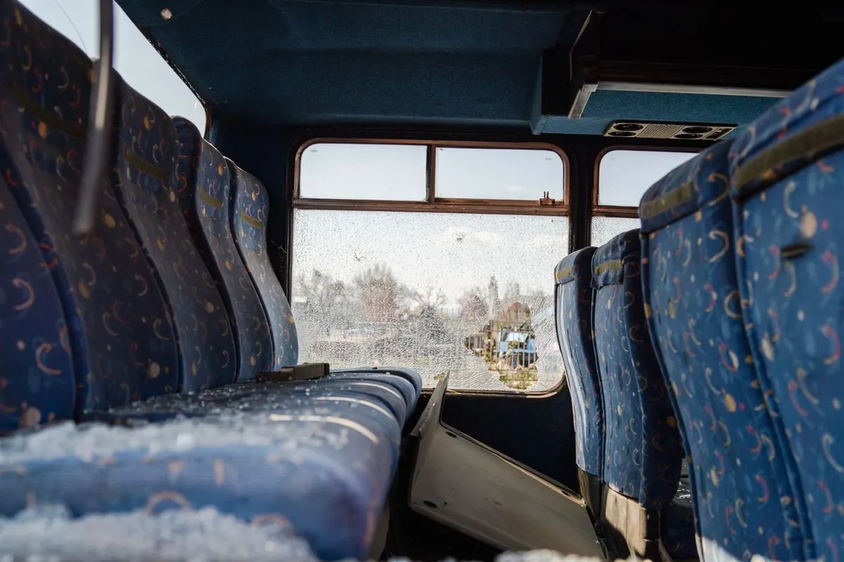 Részeg sofőr csapódott neki egy menetrend szerint közlekedő busznak