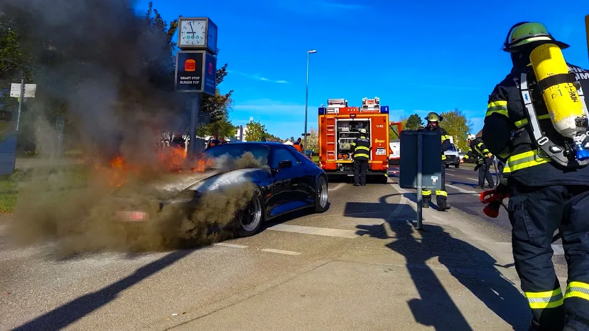 Gazdasági totálkáros lett a Strosek-Porsche 928, de ez nem jelenti a halálát.