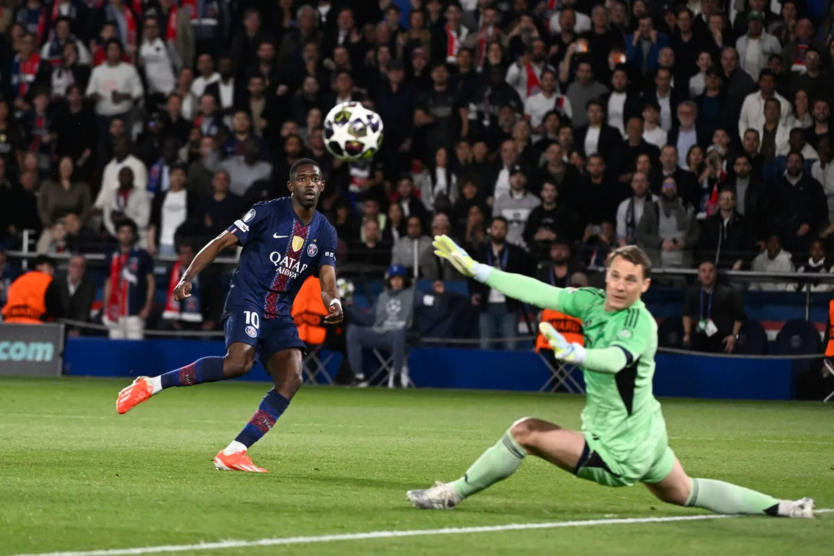 Dembélé parádés lövésébe sem tudott beleérni Manuel Neuer Fotó: HERVIO JEAN-MARIE / KMSP