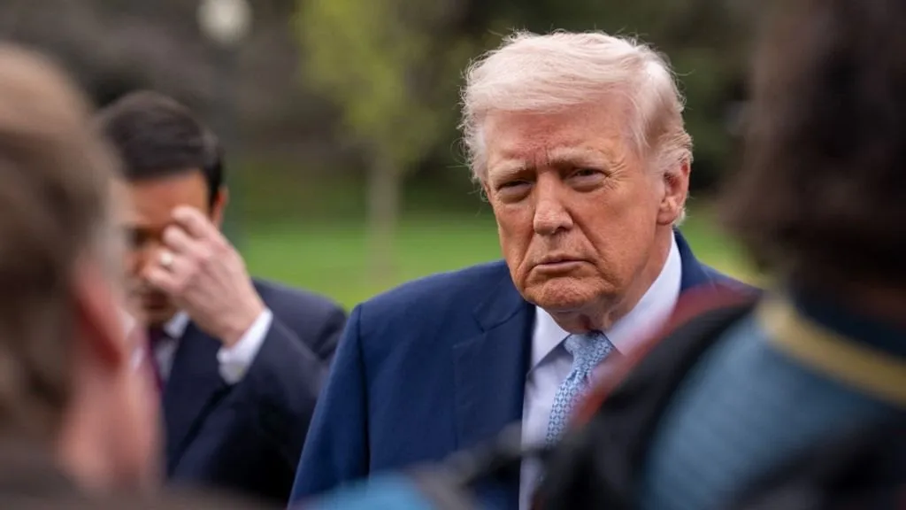 Donald Trumpot és családját a biztonsági szolgálatok időben kimenekítették