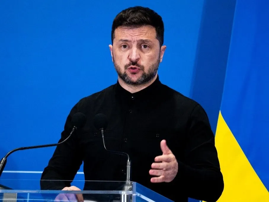 Ukraine's President Volodymyr Zelenskyy and Italian Prime Minister Giorgia Meloni speak with reporters during the Ukraine Recovery Conference at La Nuvola convention center in Rome, Italy, on July 10, 2025. (Photo by Massimo Valicchia/NurPhoto) (Photo by Massimo Valicchia / NurPhoto via AFP)
