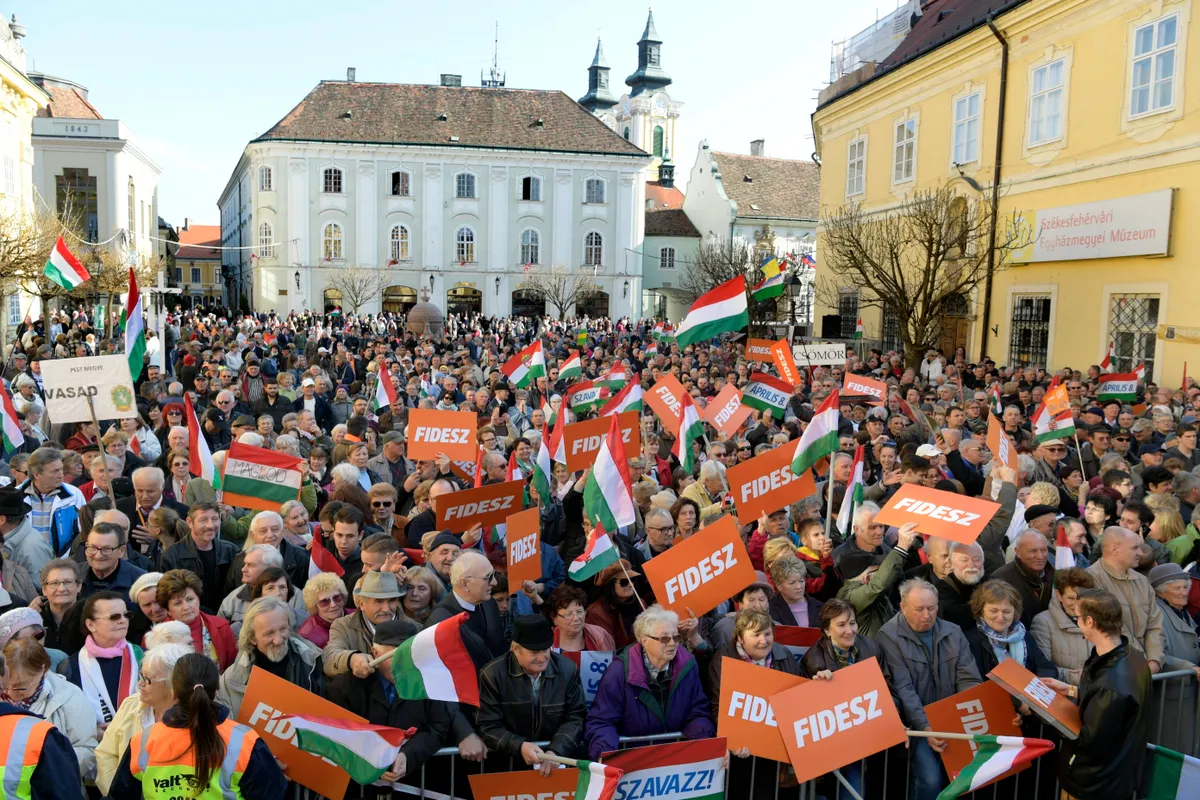 A hajdani koronázó város Orbán Viktor országjárásának utolsó előtti állomása