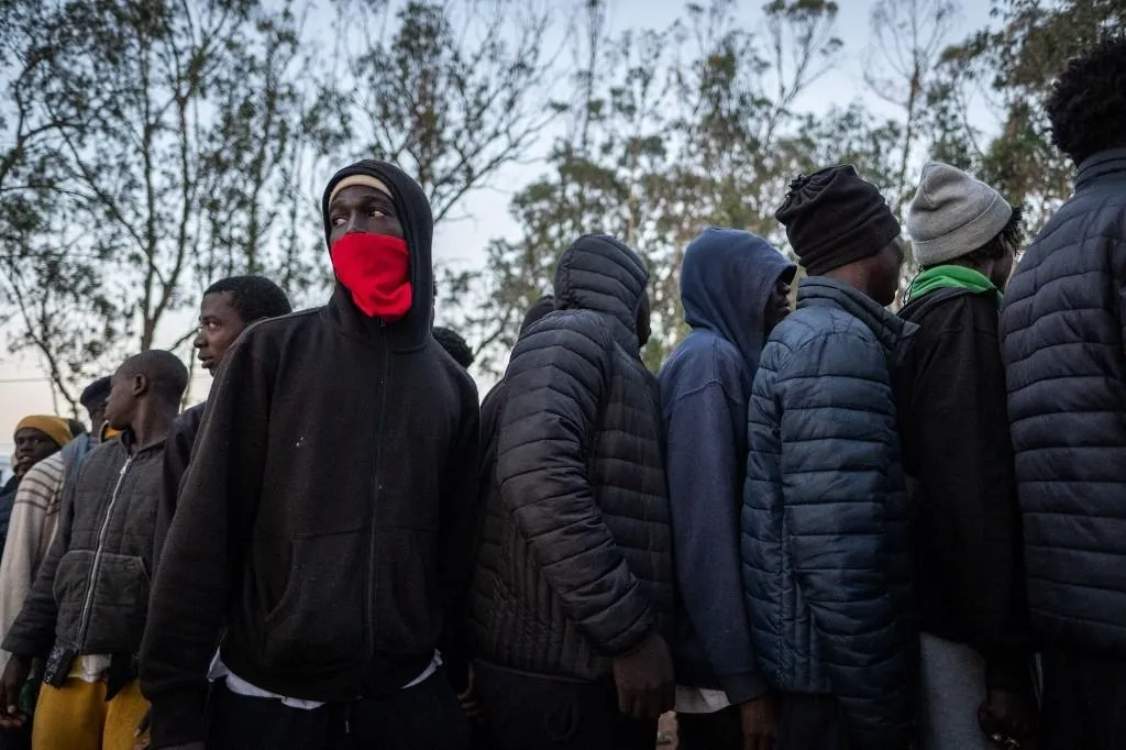 Feltárult a brit bevándorlási rendszer kijátszásának módszere: a bevándorlók azt állítják, hogy családon belüli erőszak áldozatai lettek