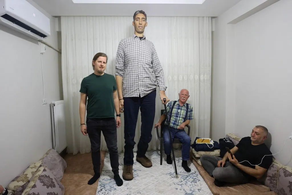 A világ legmagasabb embere dokumentumfilmben beszélt magánéletéről