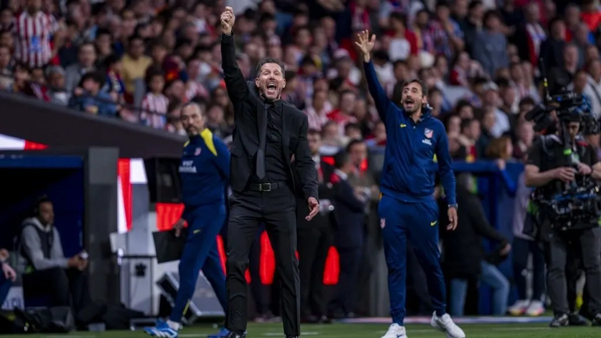 Diego Simeone az ágyba zavarta a dühös Barcelona-szurkolókat – videó