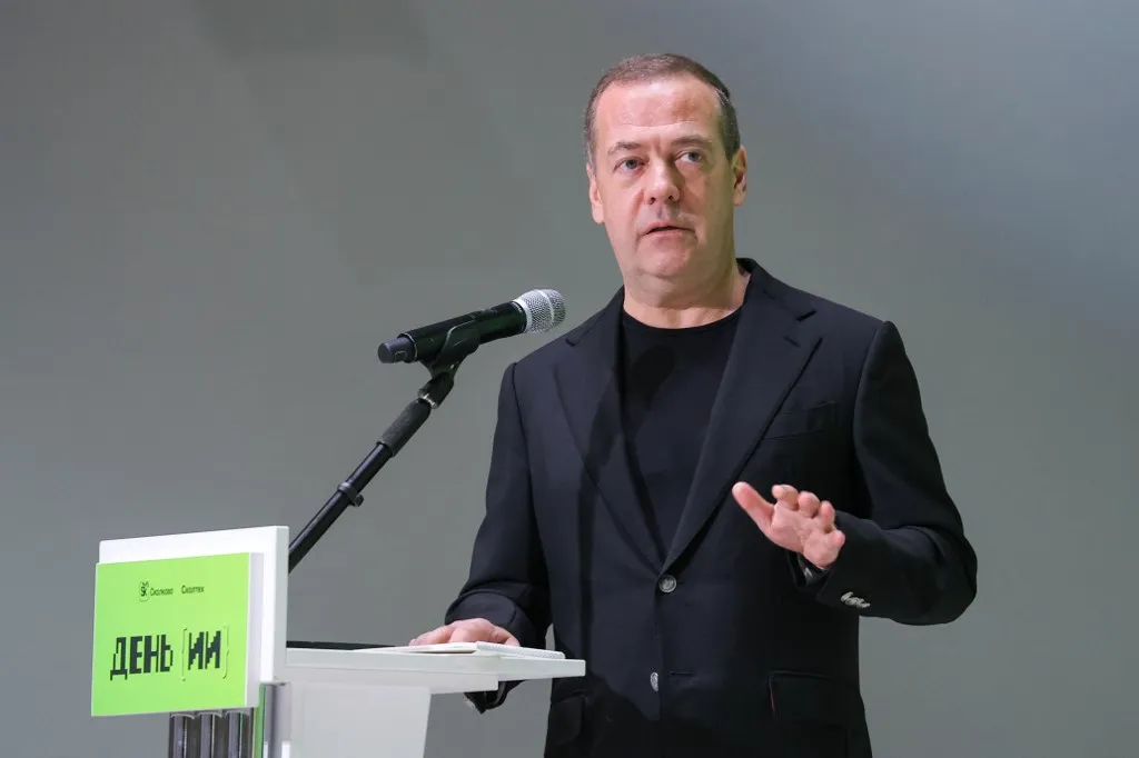 Dmitrij Medvegyev egyértelműen fogalmazott az Ukrajnát segítő európai üzemekkel kapcsolatban