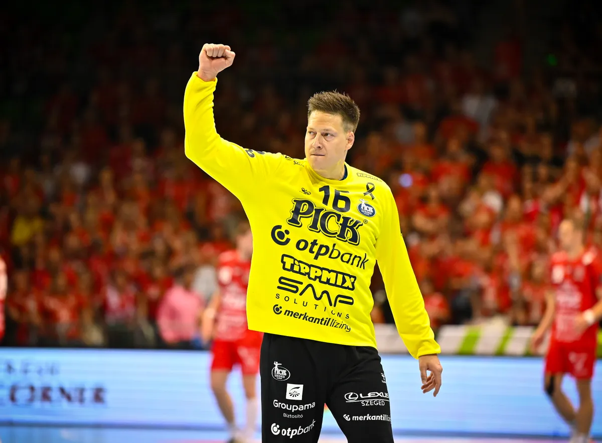 Mikler Roland egy újabb évig marad