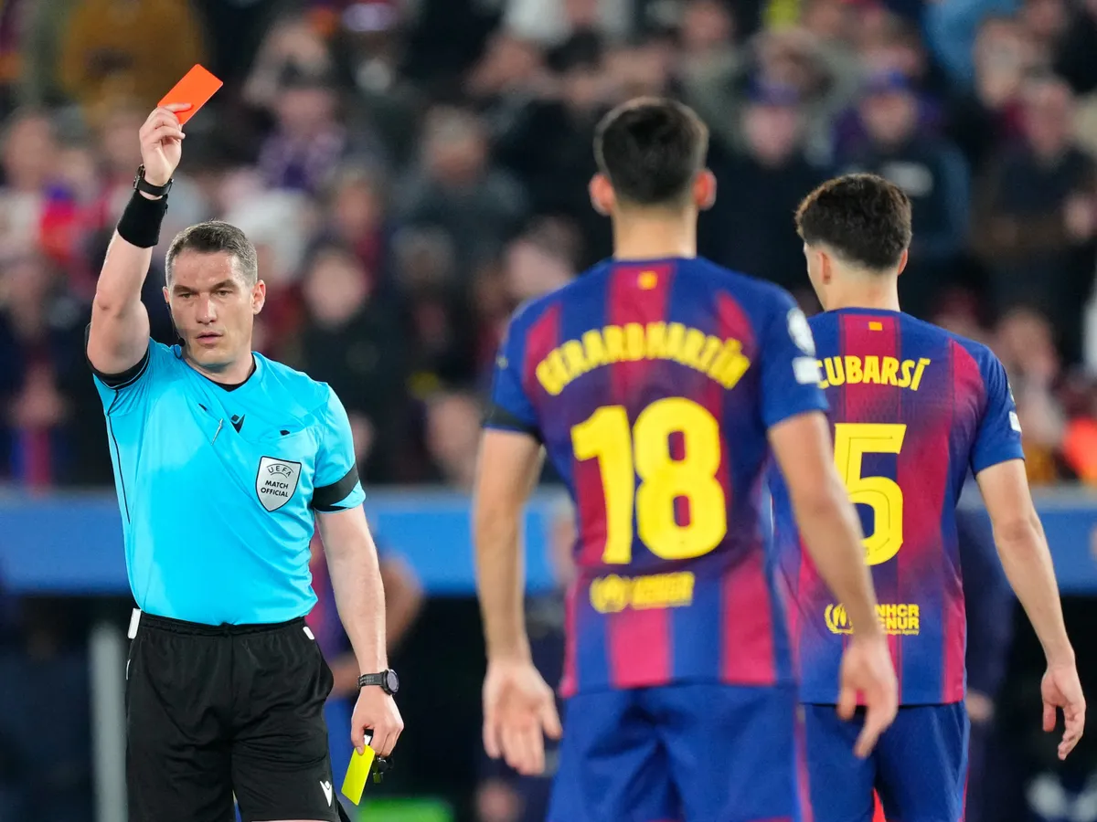 Pau Cubarsi kiállítása miatt a Barcelona egy félidőt emberhátrányban játszott az első meccsen