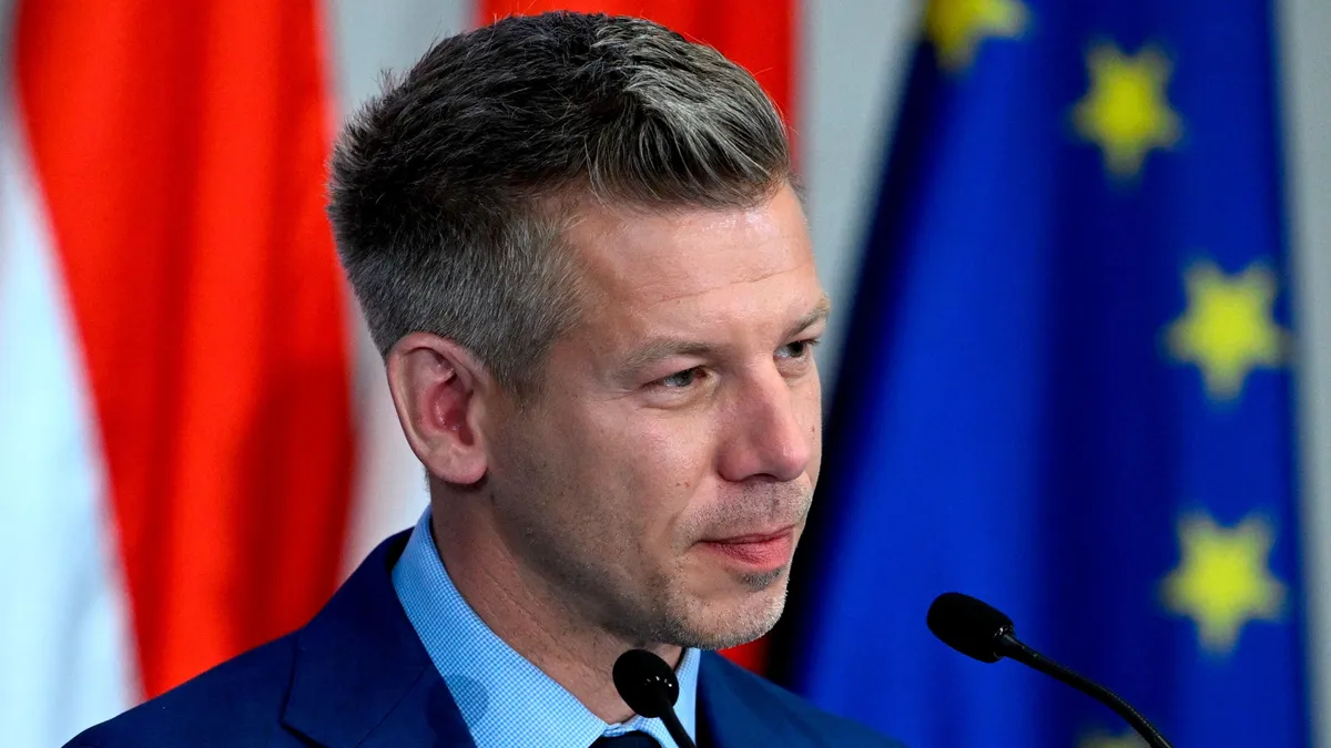 Budapest, 2026. április 20.Magyar Péter, a Tisza Párt elnöke, leendő miniszterelnök a párt frakciójának első üléséről tartott sajtótájékoztatón a Hungexpo Kongresszusi Központban 2026. április 20-án.MTI/Hegedüs Róbert