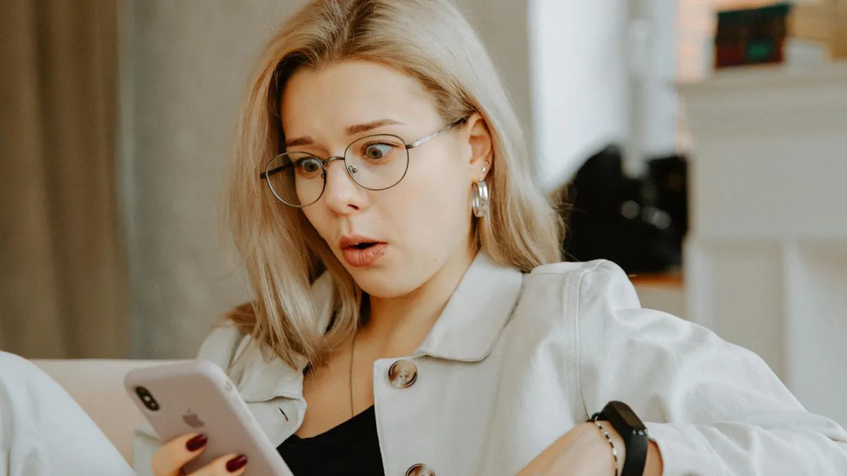 Elsősorban nők és gyerekek a levetkőztető appokat használók célpontjai