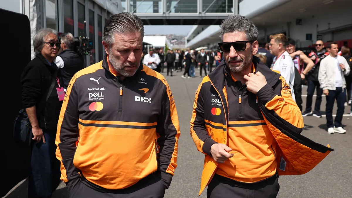 Ég a McLaren-csapat keze alatt a munka a szünetben is