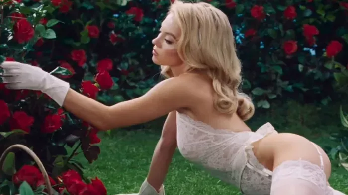 Sydney Sweeney cumival a szájában, pelenkában pózol – kiborultak a rajongók