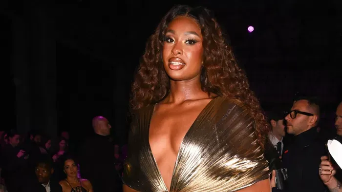 A Grammy-díjas Coco Jones a legizgatóbb sztárok közt is előkelő helyen áll – a teste egyszerűen brutális