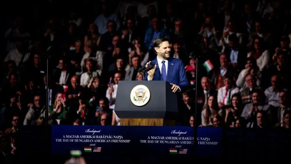 J. D. Vance ezt követően a színpadon telefonon felhívta Donald Trumpot