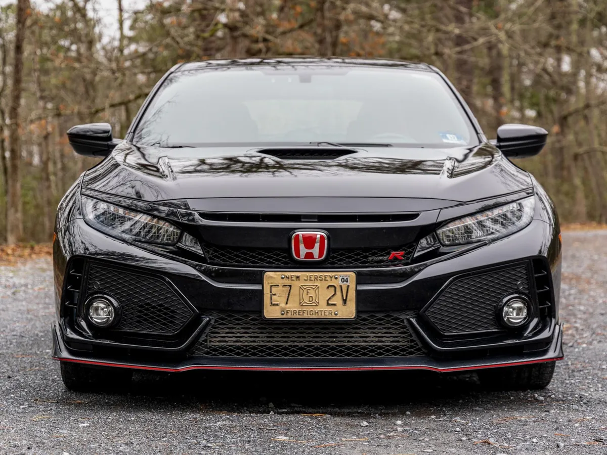 Komoly rajongótábora lett a Honda Civic Type R-nek, ami használt autó árakra is kihat.
