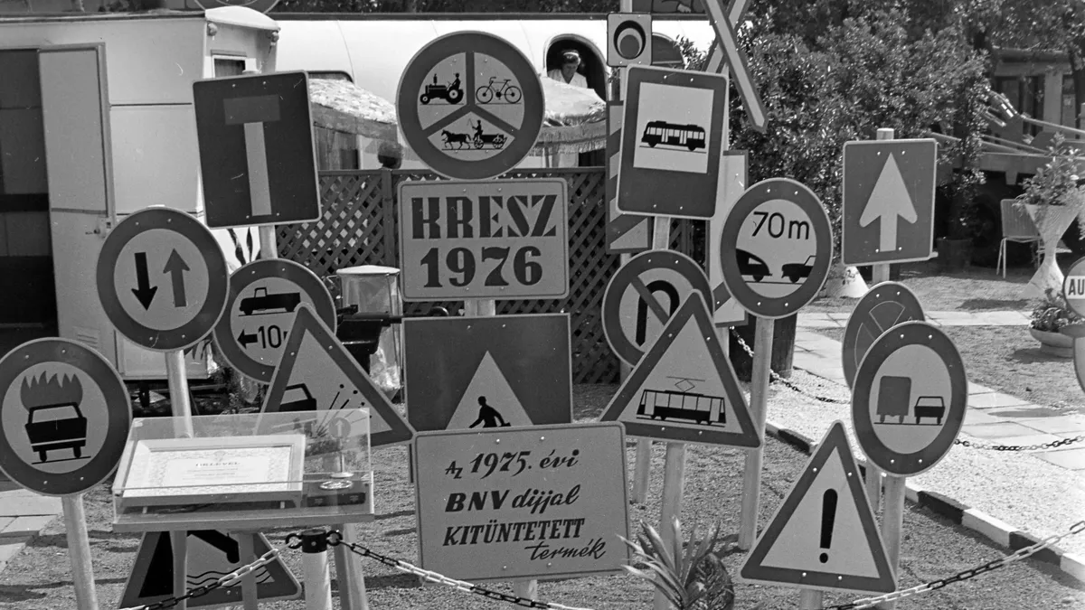 Ilyen nincs, és mégis van – néhány meglepő budapesti közlekedési tábla – ORIGO