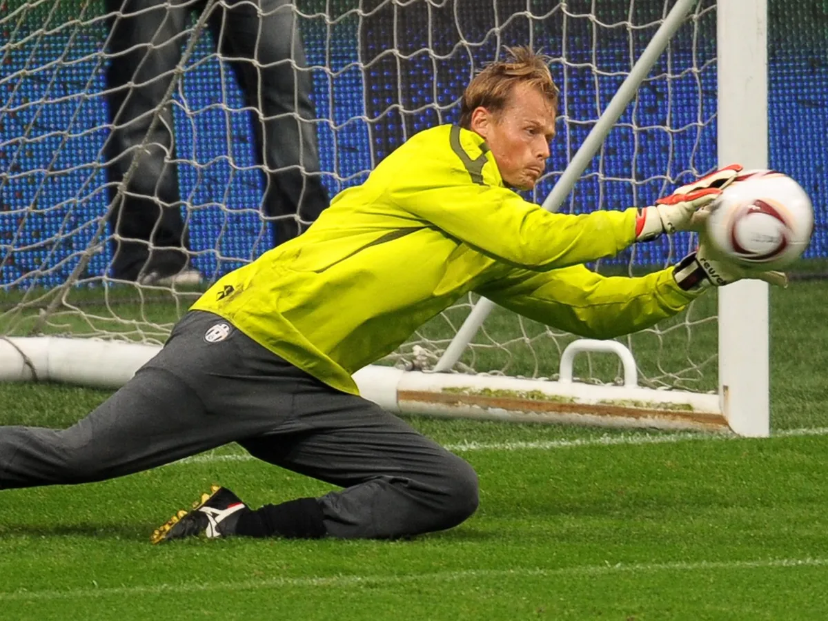 Alex Manninger csapattársa volt az olasz legenda Buffonnak a Juventusban.