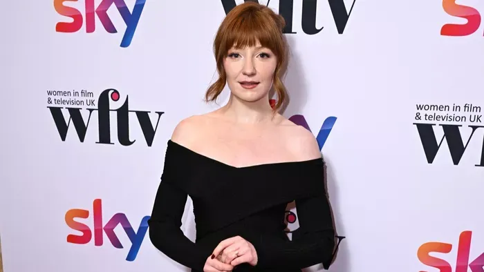 A Girls Aloud nevű lánybanda egykori tagja, Nicola Roberts lángvörös hajkoronájával és porcelán testével ma is lehengerlő jelenség