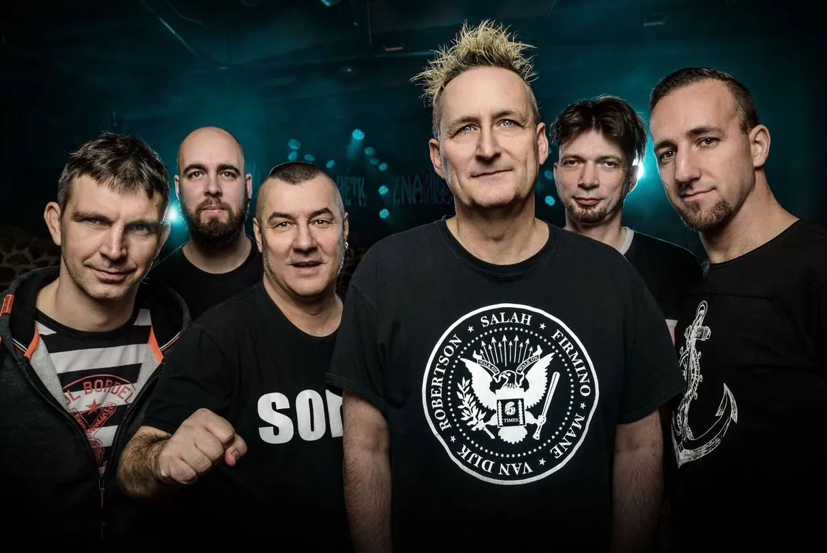 Trágár dalszövegektől lesz hangos a Rendszerbontó Nagykoncert péntek este (Forrás: Facebook)