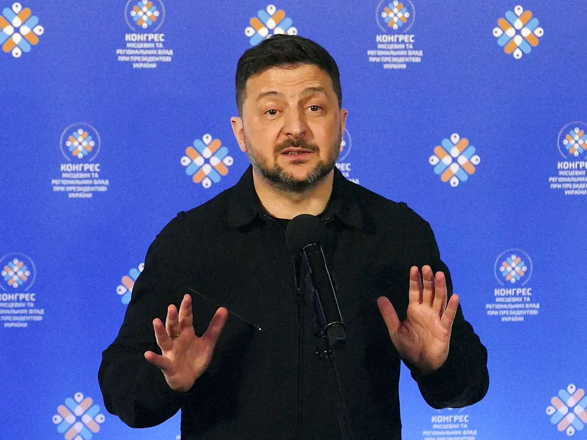Ungvár, 2026. április 9.Volodimir Zelenszkij ukrán elnök a kárpátaljai önkormányzatok kongresszusán Ungváron 2026. április 9-én.MTI/EPA/Igor Tkacsenko