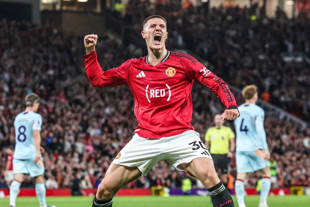 Benjamin Sesko of Manchester United celebrates his goal to make it 2-0 during the Premier League match between Manchester United and Brentford at Old Trafford in Manchester, United Kingdom, on April 27, 2026. (Photo by Mark Cosgrove/News Images/NurPhoto) (Photo by News Images / NurPhoto via AFP)