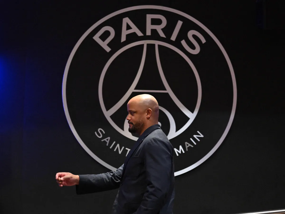 PARIS, FRANCE - APRIL 27: Bayern Munich head coach Vincent Jean Mpoy Kompany attend a press conference ahead of the UEFA Champions League semi-final first leg match between Paris Saint-Germain and FC Bayern Munich at Parc des Princes in Paris, France on April 27, 2026. Mustafa Yalcin / Anadolu (Photo by MUSTAFA YALCIN / Anadolu via AFP)