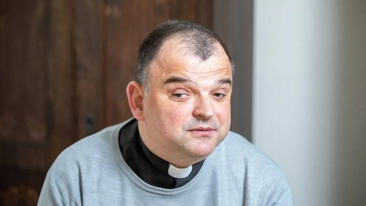 Hogy lehet az, hogy egy katolikus esperes a Fideszt támadja a Pride miatt?